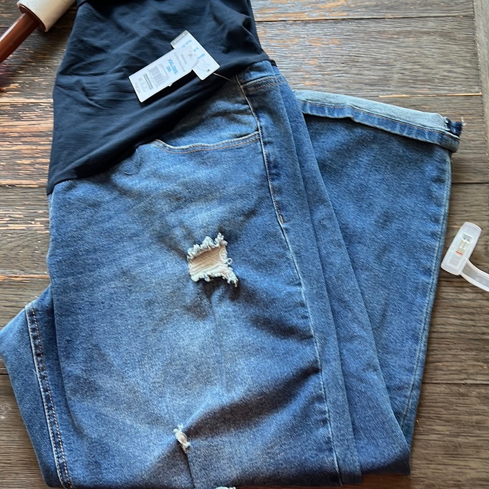 Maternity boyfriend jeans
